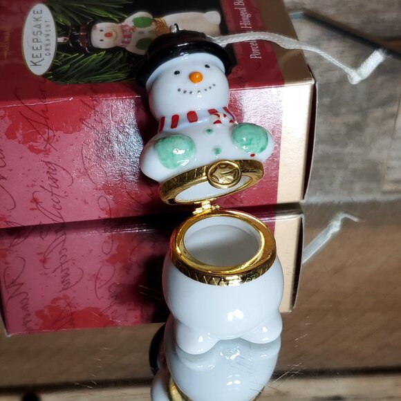 1997 Hallmark Keepsake Ornament - Snowman Porcelain Hinged Box. - Picture 7 of 8